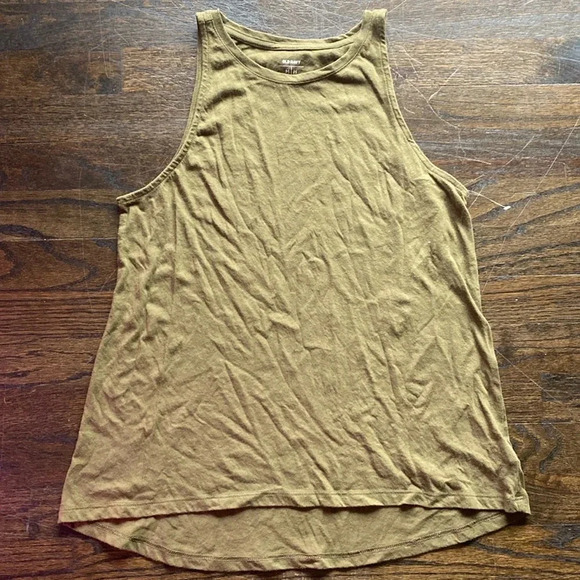Tops - NWOT Old Navy Tank
